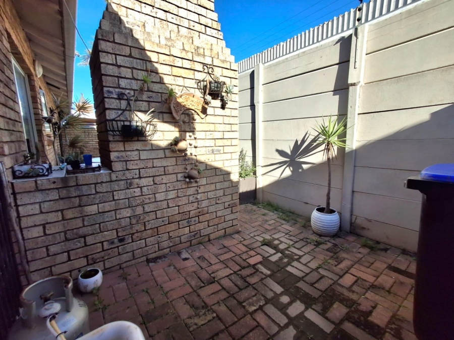 2 Bedroom Property for Sale in Jeffreys Bay Central Eastern Cape